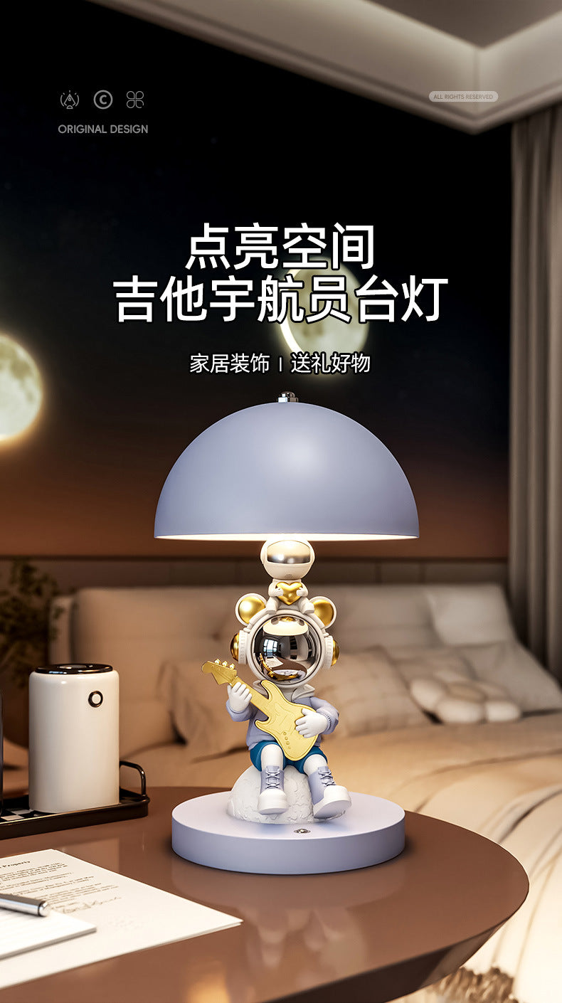 Astronaut Space Lamp for Study Room, Children's Room, Bedside Table Lamp, Desktop Ornament, Atmosphere Bedroom Night Light, Creative Gift