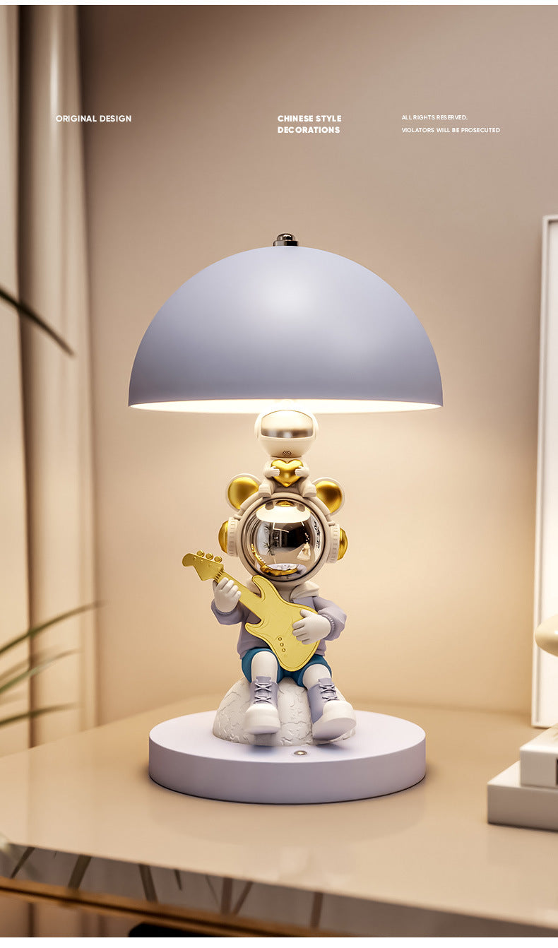 Astronaut Space Lamp for Study Room, Children's Room, Bedside Table Lamp, Desktop Ornament, Atmosphere Bedroom Night Light, Creative Gift