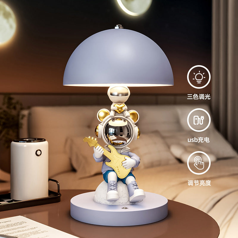 Astronaut Space Lamp for Study Room, Children's Room, Bedside Table Lamp, Desktop Ornament, Atmosphere Bedroom Night Light, Creative Gift
